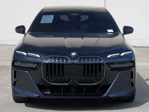 Used 2024 BMW 740i w/ Premium Package 2 RWD image 54