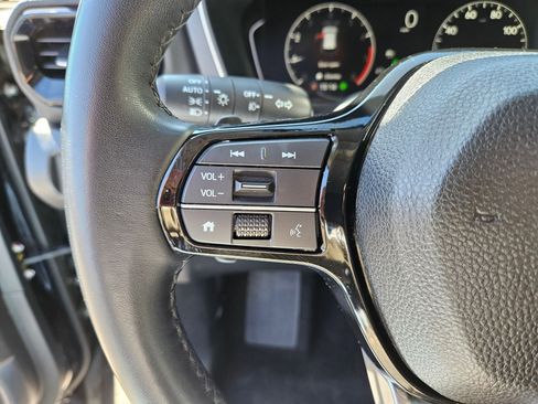 Certified 2025 Honda Pilot EX-L image 19