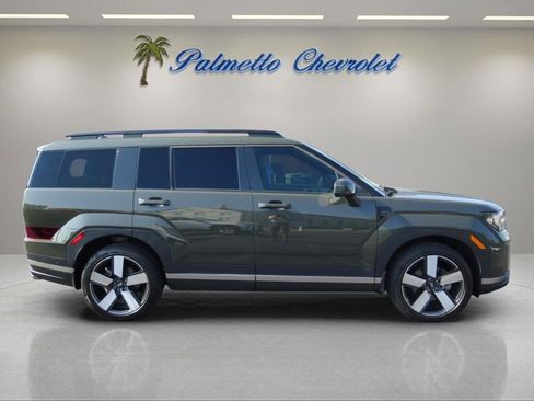 Used 2025 Hyundai Santa Fe Limited FWD image 2