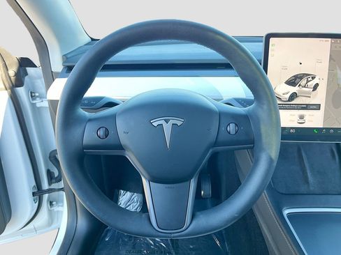 Used 2023 Tesla Model Y Long Range image 10