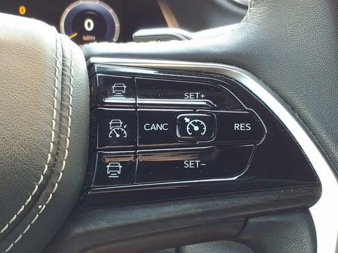 Used 2022 Jeep Grand Cherokee Overland w/ MOPAR Finishing Package AWD/4WD image 26