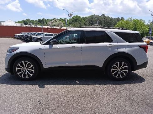 New 2026 Ford Explorer ST-Line RWD image 6