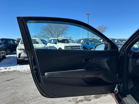 Used 2020 Hyundai Veloster N w/ Performance Package image 11