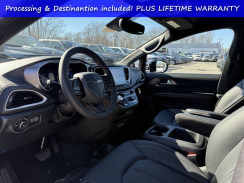New 2026 Chrysler Pacifica Select w/ S Appearance Package FWD image 10