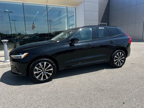 Certified 2025 Volvo XC60 B5 Core AWD/4WD image 1