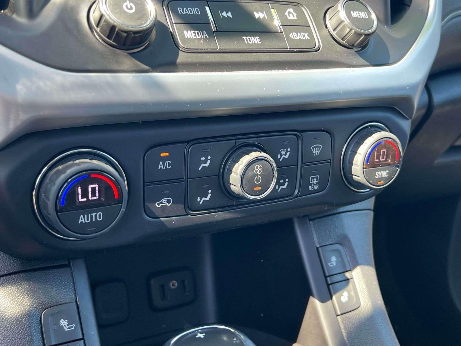 Used 2019 GMC Acadia SLE w/ Driver Alert Package I AWD/4WD image 14