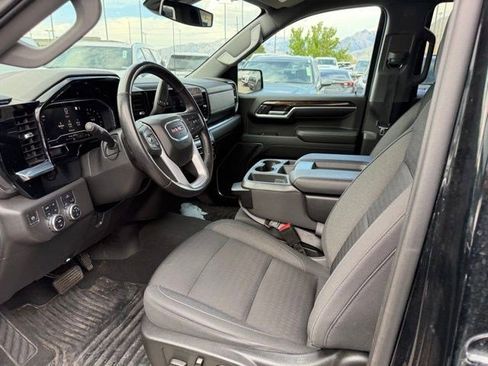 Used 2022 GMC Sierra 1500 Elevation w/ X31 Off-Road Package AWD/4WD image 11