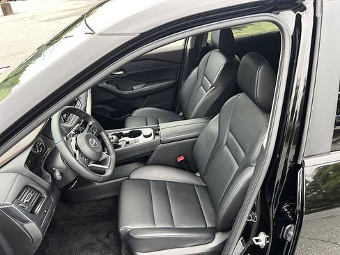 Certified 2023 Nissan Rogue SV w/ SV Premium B Package AWD/4WD image 13