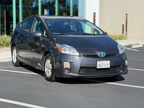 Used 2010 Toyota Prius Two image 1