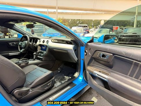 Used 2017 Ford Mustang GT Premium w/ Black Accent Package RWD image 27
