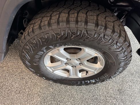 Used 2018 Jeep Wrangler Unlimited Sport S AWD/4WD image 14