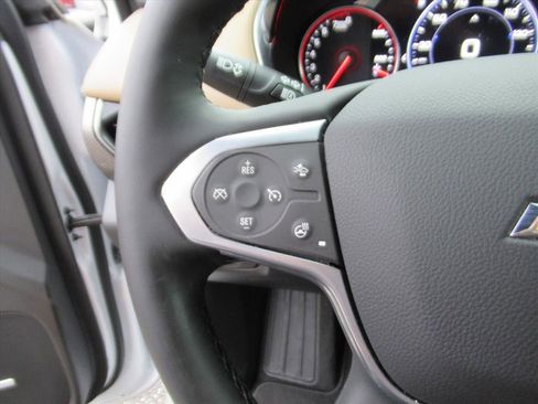 Used 2023 Chevrolet Traverse Premier image 19