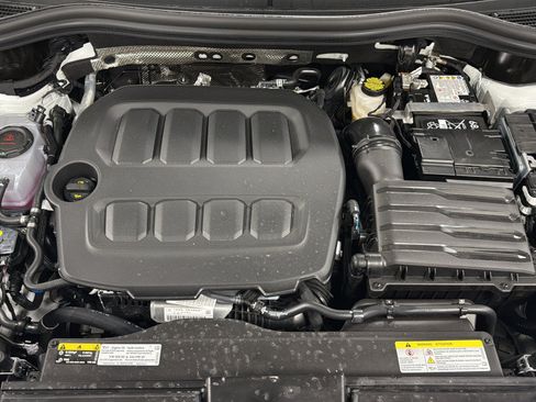 New 2026 Volkswagen Tiguan SE R-Line AWD/4WD image 34