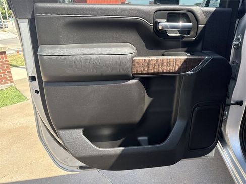 Used 2023 GMC Sierra 3500 Denali w/ Denali Ultimate Package image 31