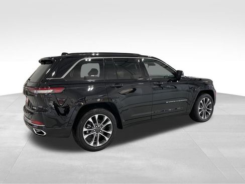 Used 2024 Jeep Grand Cherokee Overland w/ Advanced Protech Group III AWD/4WD image 4