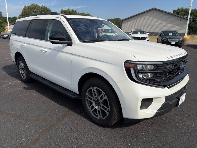 Used 2025 Ford Expedition Active AWD/4WD image 7