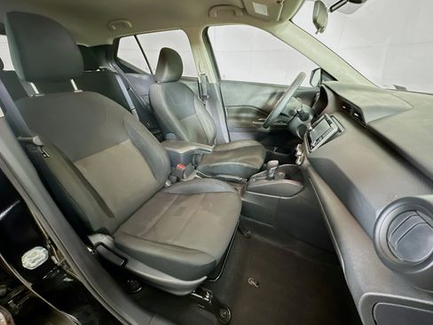 Used 2024 Nissan Kicks S FWD image 29