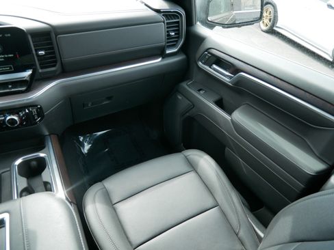 Used 2022 GMC Sierra 1500 SLT w/ SLT Premium Plus Package image 11