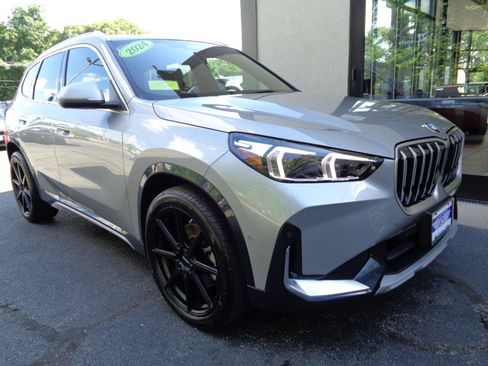 Used 2024 BMW X1 xDrive28i AWD/4WD image 3