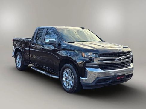 Used 2020 Chevrolet Silverado 1500 LT w/ Convenience Package image 3
