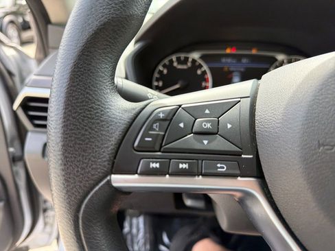 Used 2024 Nissan Altima 2.5 SV FWD image 21