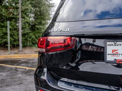 Used 2022 Mercedes-Benz GLB 250 w/ Premium Package Lite image 28