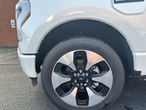 Used 2025 Ford F150 Lightning Platinum AWD/4WD image 19