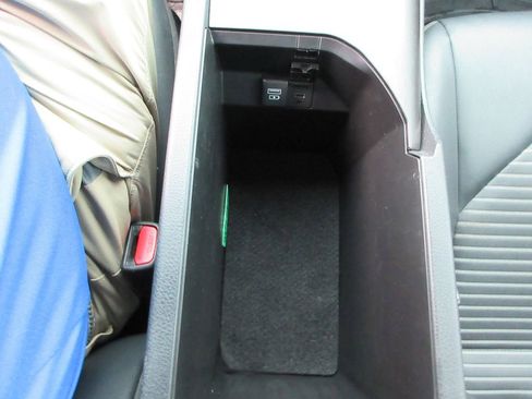 Used 2021 Toyota Camry SE image 26