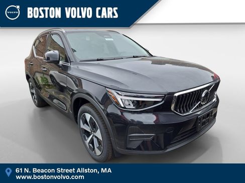 New 2025 Volvo XC40 B5 Core w/ Protection Package Premier image 1