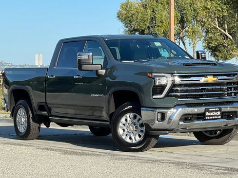 New 2026 Chevrolet Silverado 2500 LTZ w/ LTZ Premium Package AWD/4WD image 2