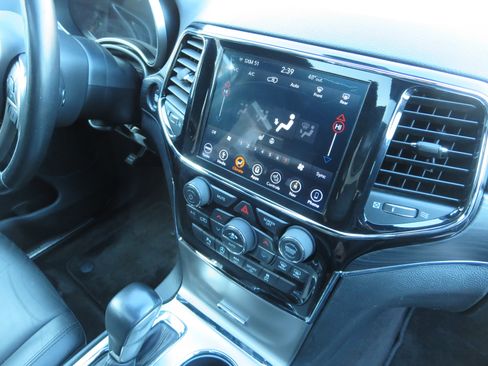 Used 2019 Jeep Grand Cherokee Limited image 22