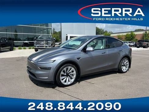 Used 2026 Tesla Model Y Long Range AWD/4WD image 1