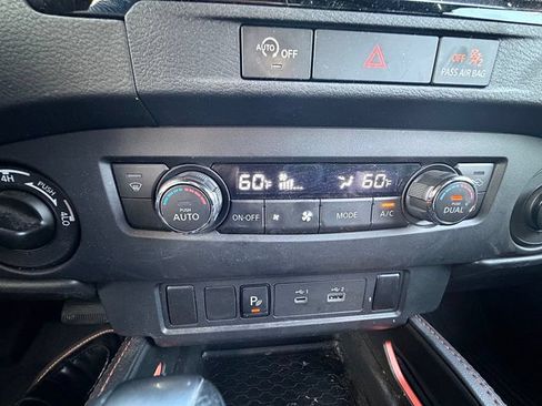 Used 2024 Nissan Frontier PRO-4X w/ Technology Package AWD/4WD image 44