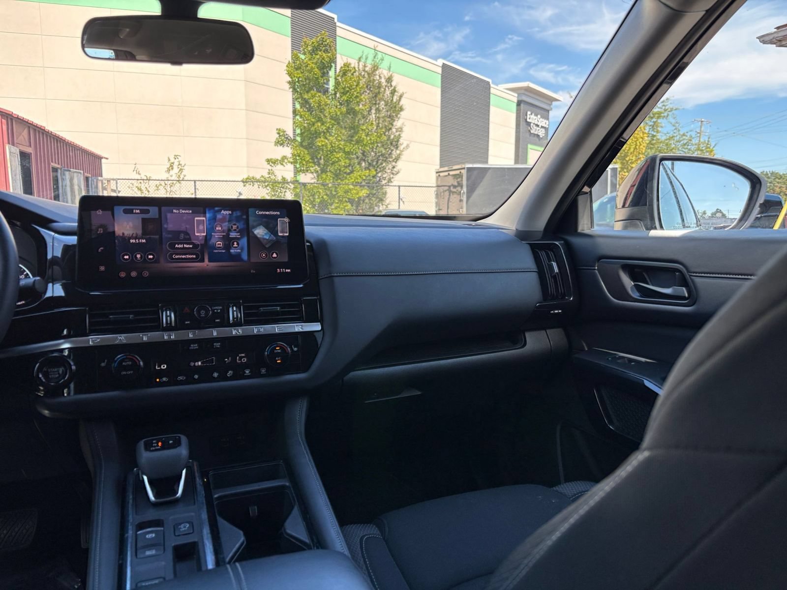 Used 2026 Nissan Pathfinder SV FWD image 37
