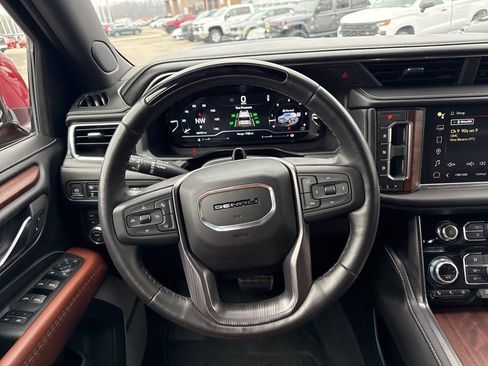 Used 2023 GMC Yukon XL Denali Ultimate image 18