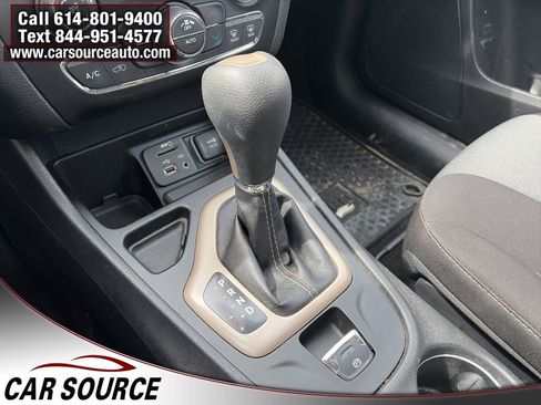 Used 2014 Jeep Cherokee Latitude w/ Comfort/Convenience Group image 22