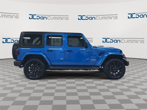 Used 2021 Jeep Wrangler Unlimited Sahara w/ Cold Weather Group image 9