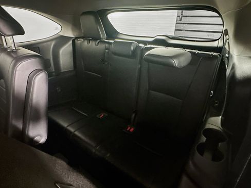 Used 2022 Toyota Highlander XLE FWD image 28