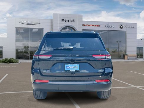 Used 2026 Jeep Grand Cherokee Limited w/ Limited Altitude Package AWD/4WD image 7