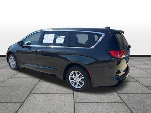 Used 2023 Chrysler Voyager LX FWD image 3