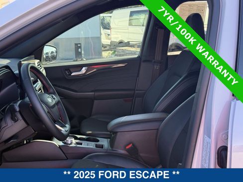 Certified 2025 Ford Escape ST-Line w/ Tech Pack #1 image 19