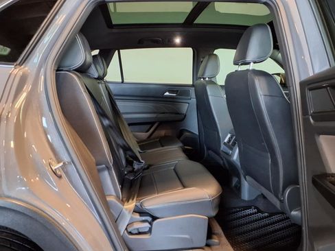 Used 2021 Volkswagen Atlas Cross Sport SEL w/ Cross Sport MDO Package image 11