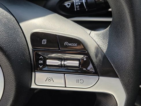 Used 2023 Hyundai Elantra SEL image 22