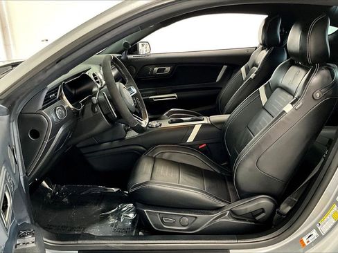 Used 2020 Ford Mustang Shelby GT500 w/ Technology Package image 17