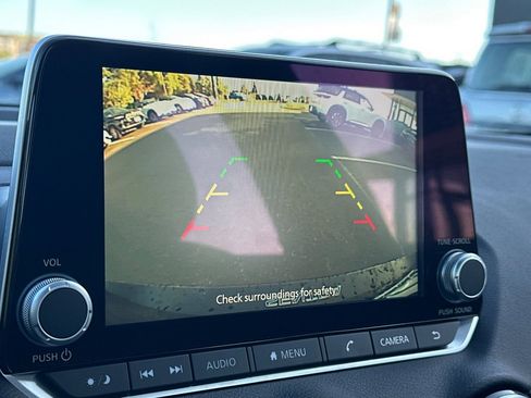 Certified 2025 Nissan Sentra SV w/ Trunk Package image 27