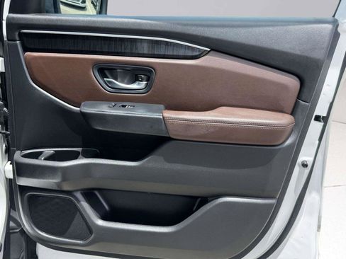 Used 2025 Honda Pilot Elite image 61