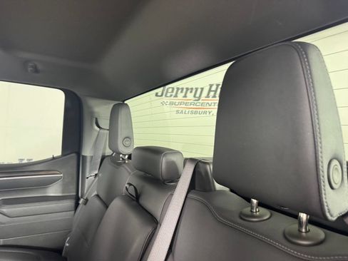Used 2025 GMC Sierra 1500 SLT AWD/4WD image 28