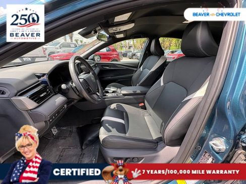 Used 2025 Toyota Camry SE FWD image 13