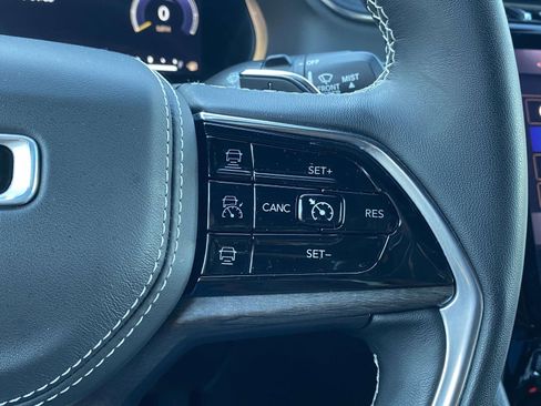 Used 2022 Jeep Grand Cherokee Overland w/ Luxury Tech Group IV image 22