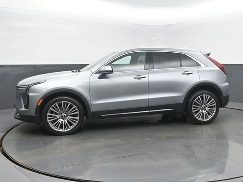 Used 2024 Cadillac XT4 Premium Luxury FWD image 2